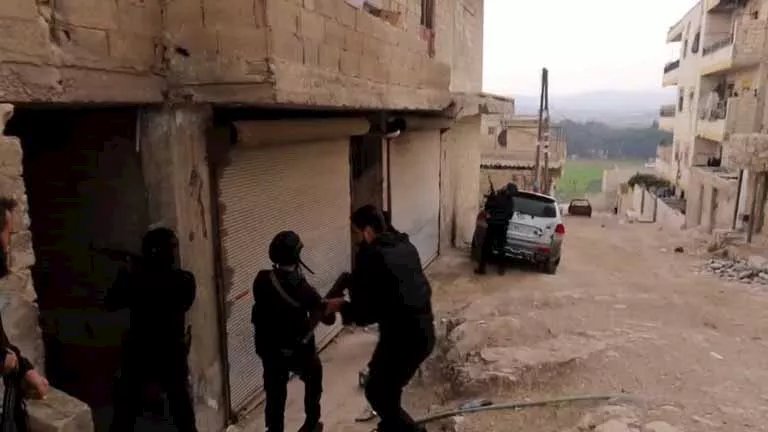 عاجل : الداخلية السورية تعلن تفكيك خلية إرهابية تابعة لداعش في حلب.. صور 1 2025 12 25 17 57 18 359.webp