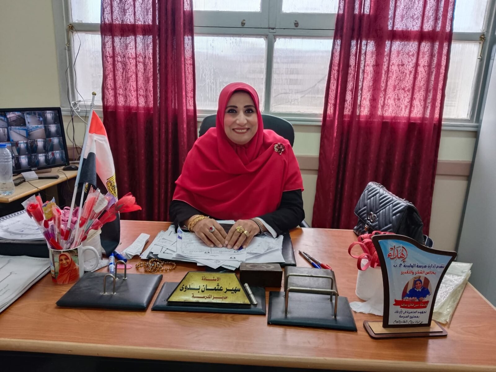 سهير عثمان مديرة مدرسة السيدة عائشة