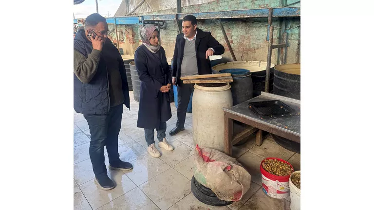 الآن : بالصور- ضبط 24 طن مخللات مخالفة في حملة موسعة بالقليوبية 1 2026 1 14 21 40 38 23.webp