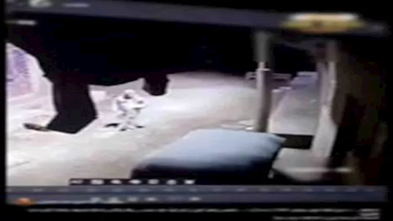 تفاصيل : الأمن يكشف ملابسات فيديو إضرام النيران في "توك توك" بسوهاج 1 2026 1 1 12 9 6 910.webp