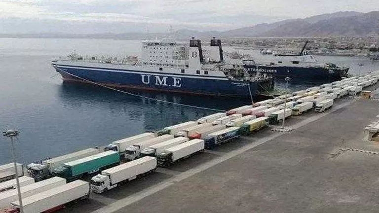 الآن : تداول 19 ألف طن بضائع ووصول ومغادرة 8 سفن بموانئ البحر الأحمر 1 2026 1 20 11 11 2 222.webp