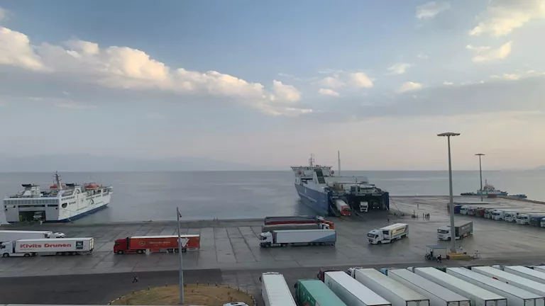 تفاصيل : تداول 54 ألف طن بضائع و1367 شاحنة بموانئ البحر الأحمر 1 2026 1 25 10 12 28 969.webp