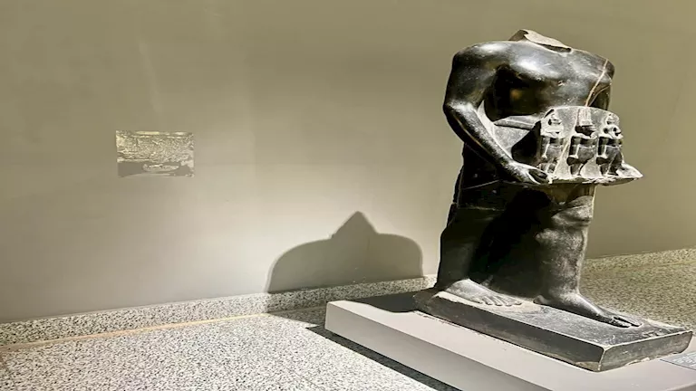 تفاصيل : من سخمت إلى الجعران المقدس.. رحلة فريدة للمكفوفين داخل متحف شرم الشيخ 1 2026 1 4 10 46 2 560.webp