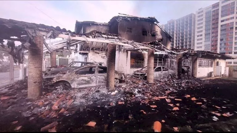 تفاصيل : 7 صور توثق آثار الضربات الأمريكية على المقر الأخير لمادورو قبل اختطافه 1 2026 1 4 11 24 43 761.webp