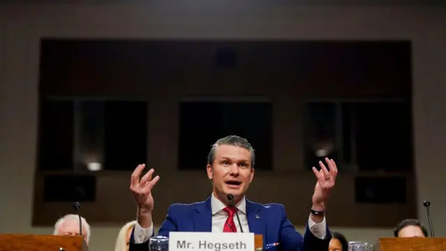 بيت هيغسيث خلال جلسة المصادقة على تعيينه أمام لجنة القوات المسلحة في مجلس الشيوخ، في 14 يناير/كانون الثاني 2025.