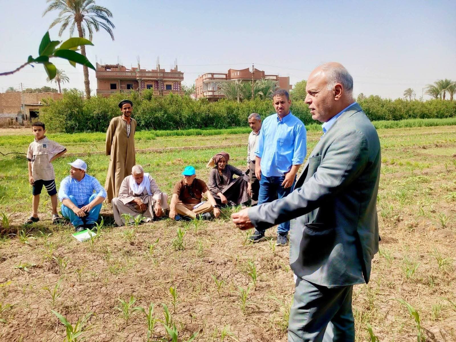 محافظ أسيوط: التوعية الزراعية ركيزة أساسية لزيادة الإنتاج وتحقيق التنميه المستدامه