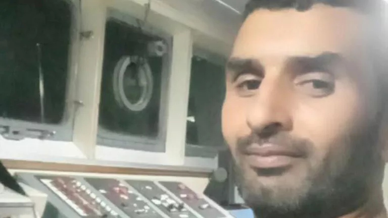 آخر اتصال كان استغاثة.. أسرة بحار المنوفية تناشد لإنقاذه من قراصنة الص