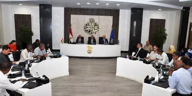 إحالة مسؤولي 3 مراكز بأسوان للتحقيق في ملف أملاك الدولة (صور)