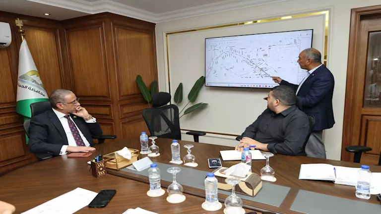 "الأنصاري" يوجه بسرعة إنهاء مشروعات الصرف الصحي بالهرم وبولاق