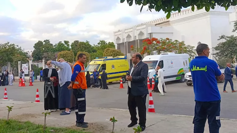 الإسماعيلية ترفع درجة الاستعداد القصوى وتدفع بسيارات الإسعاف