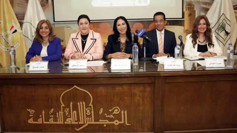 "الطفولة والأمومة" يدعو لتشديد الرقابة على الألعاب ومتاجر الإنترنت