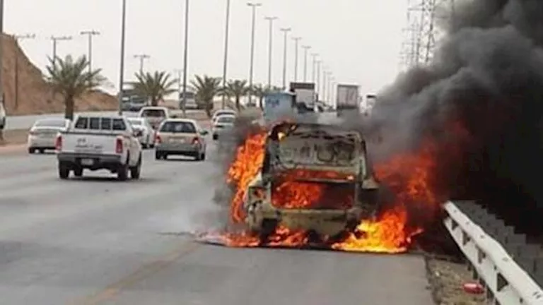 "العربية ولعت".. إصابة 4 أشخاص في تصادم سيارتين بمدينة طابا