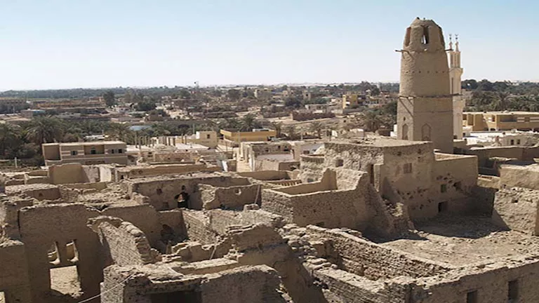 "القصر الإسلامية" بالوادي الجديد مدينة الطوب اللبن التي هزمت حرارة الص