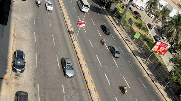 انتظام حركة السيارات بمحاور القاهرة والجيزة