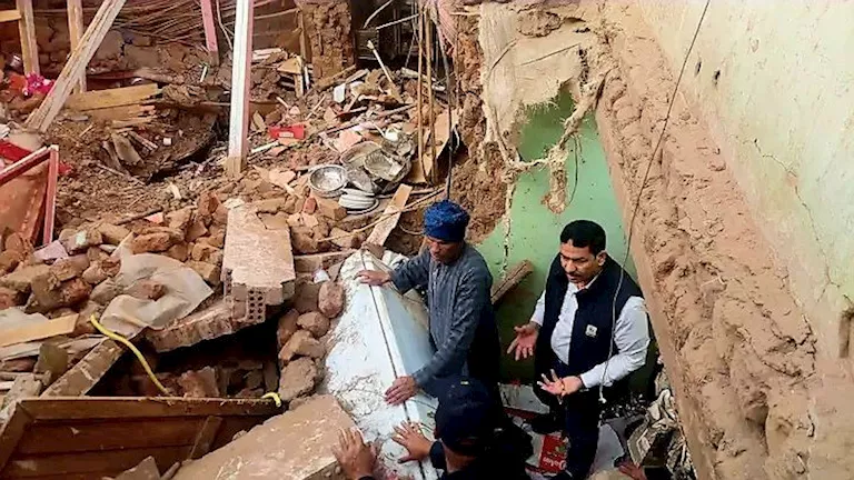 انهيار منزل في أسيوط يسفر عن وفاة طفل وإصابة 3 أشخاص