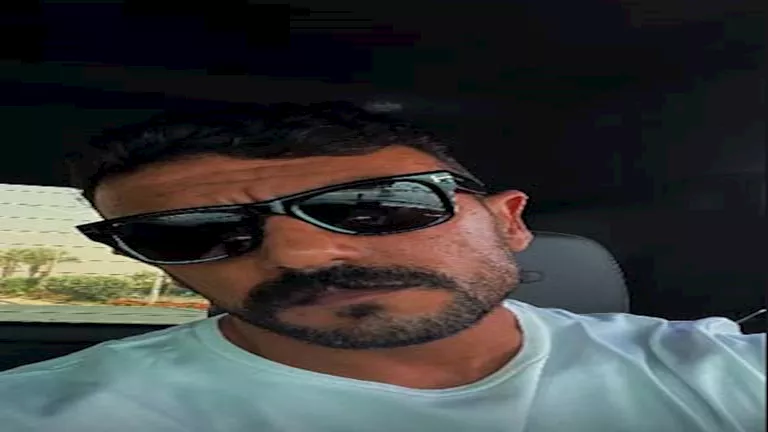 بالفيديو..أحمد العوضي يثير الجدل بعد ذبح الأضحية وسط جمهوره في عين شمس