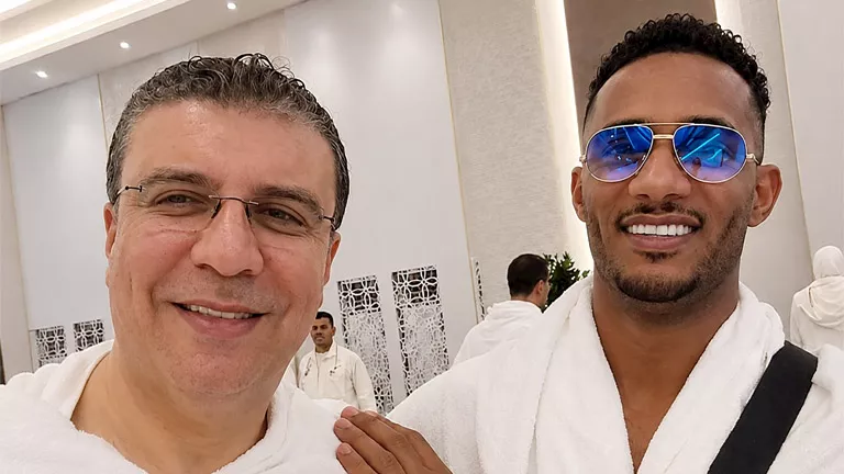 برفقة عمرو الليثي.. محمد رمضان يؤدي مناسك الحج من الأراضي المقدسة