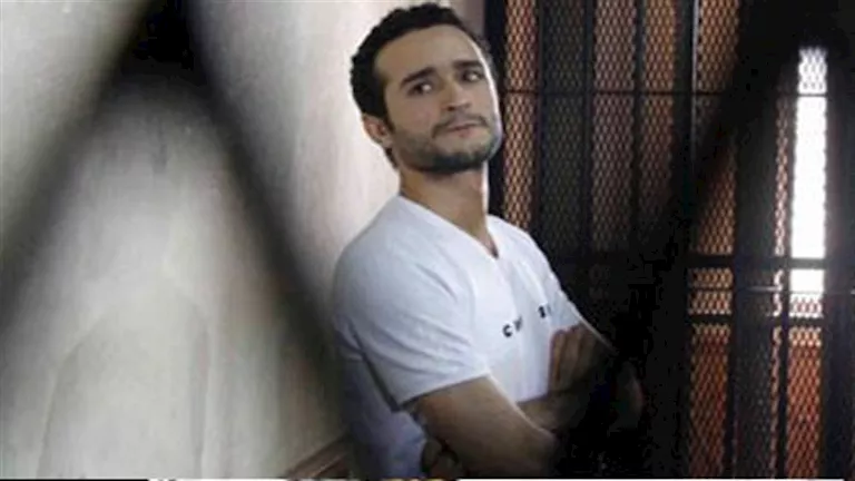 تأجيل محاكمة أحمد دومة في اتهامه بنشر أخبار كاذبة