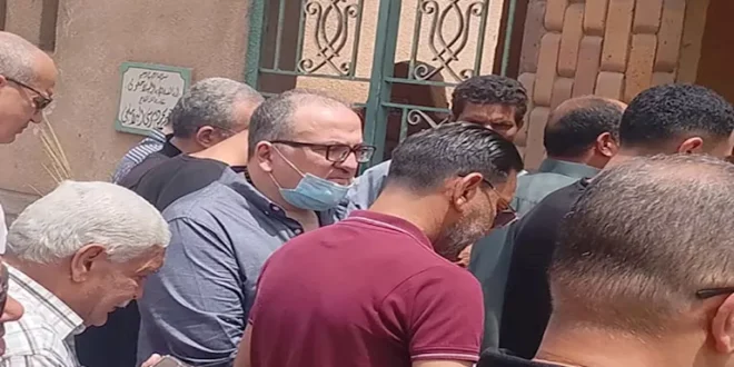 تشييع جثمان والد الشاعر الغنائي هاني عبد الكريم بمقابر الشموت