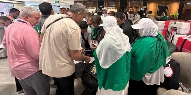 تكثف شركات الطيران رحلاتها لنقل الحجاج المصريين وسط استنفار بعثة الحج