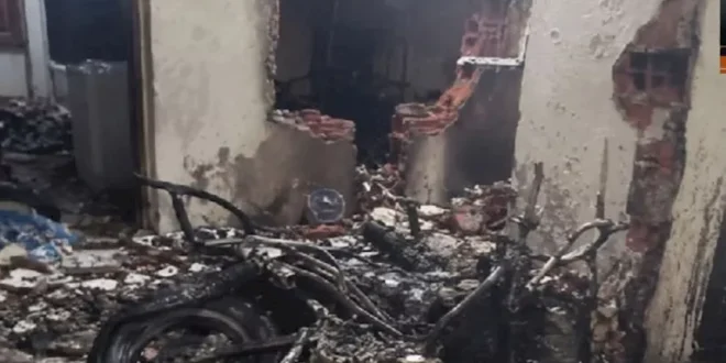 حريق منزل في منفلوط أسيوط بسبب انفجار موتوسيكل يسفر عن مصرع شخصين وإصا