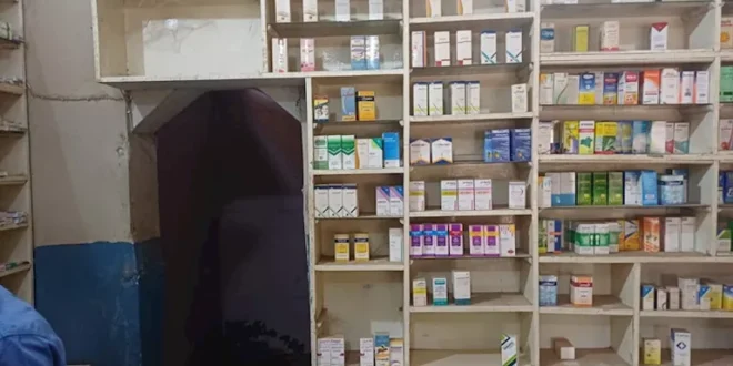 ضبط صيدلية غير مرخصة لبيعها أدوية تأمين صحي وأخرى منتهية الصلاحية