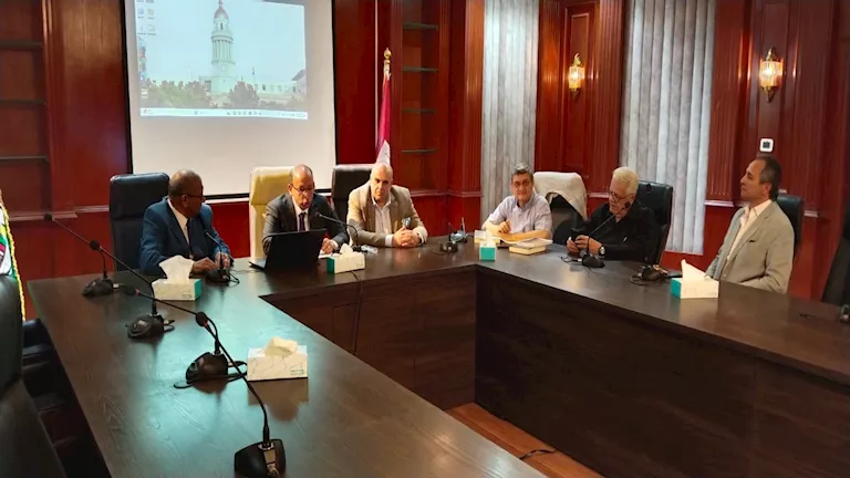 قصر العيني يناقش أرشفة تاريخ أقدم مدرسة طب بمصر
