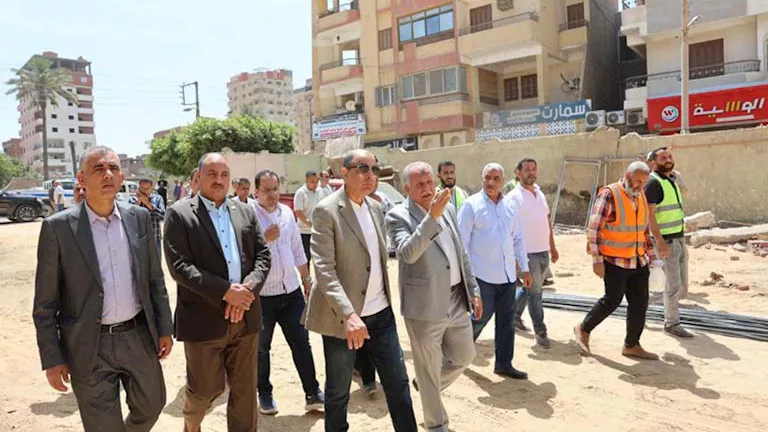 محافظ المنيا يتفقد توسعات مدرسة الشعب