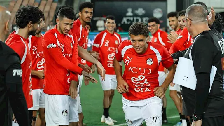 ممر شرفي لحمزة عبدالكريم والوجوه الجديدة في معسكر المنتخب (صور)