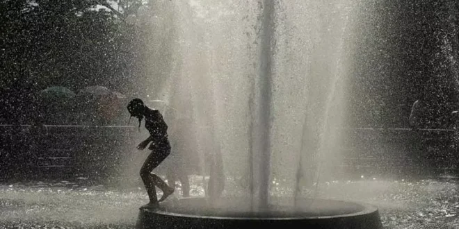 موجة الحر تتسبب في مصرع 9 أشخاص غرقا ببريطانيا