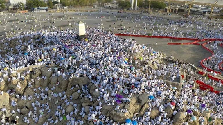 يوم الخُليف”.. مؤنسات الحرم يحيين عادة متوارثة منذ قرون