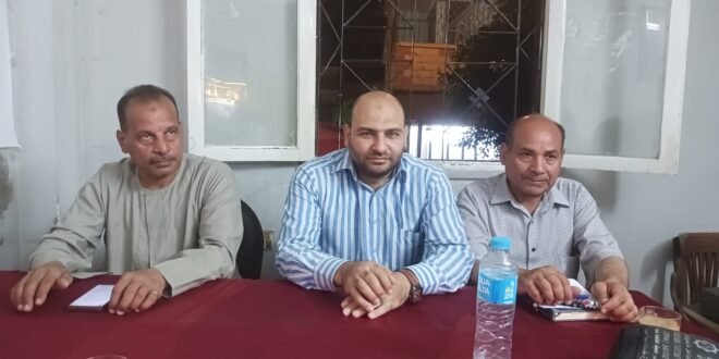 أدباء القوصية يحيون أمسية ثقافية حافلة بالشعر والقصة داخل بيت الثقافة