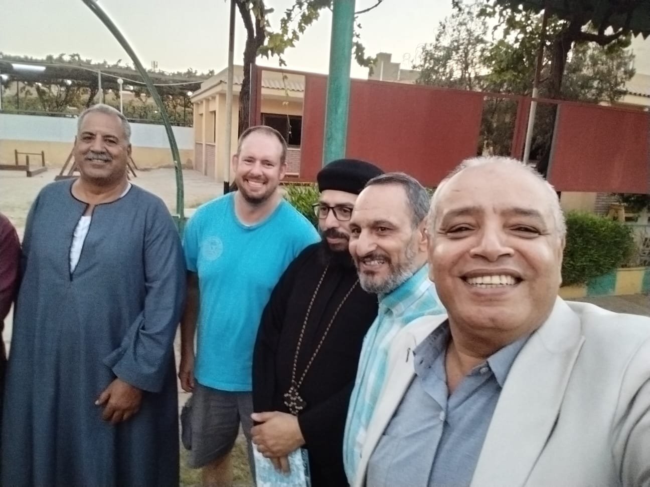 بيت العائلة المصرية بأسيوط يشارك أطفال «ليليان تراشر» يومًا من البهجة.. ورسائل إنسانية تؤكد قيم المحبة والتكافل | ضي النهار WhatsApp Image 2026 06 18 at 11.20.33 PM