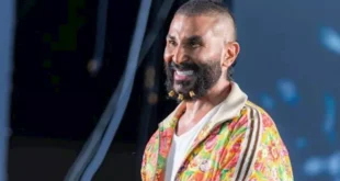 أحمد سعد يكشف أسباب وضع "توكه" في الذقن.. فيديو