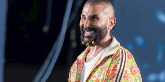أحمد سعد يكشف أسباب وضع "توكه" في الذقن.. فيديو