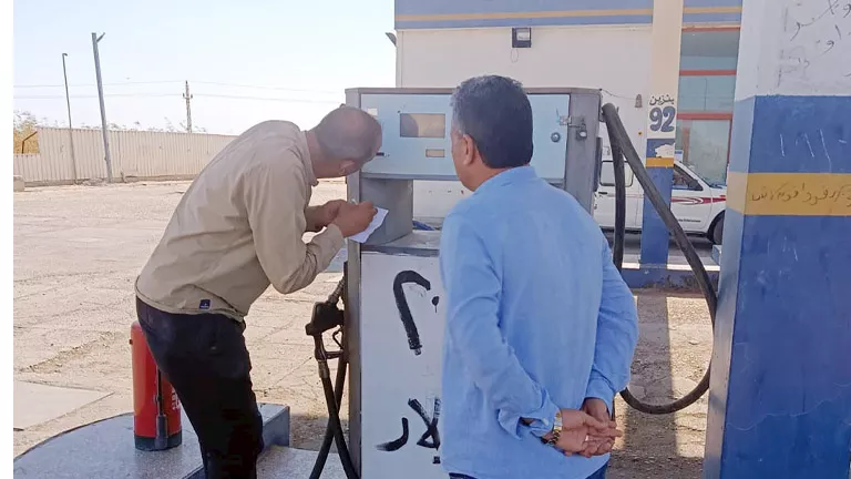 التموين يضبط كميات سمن وزيت مجهولة المصدر في أسواق رأس سدر (صور)