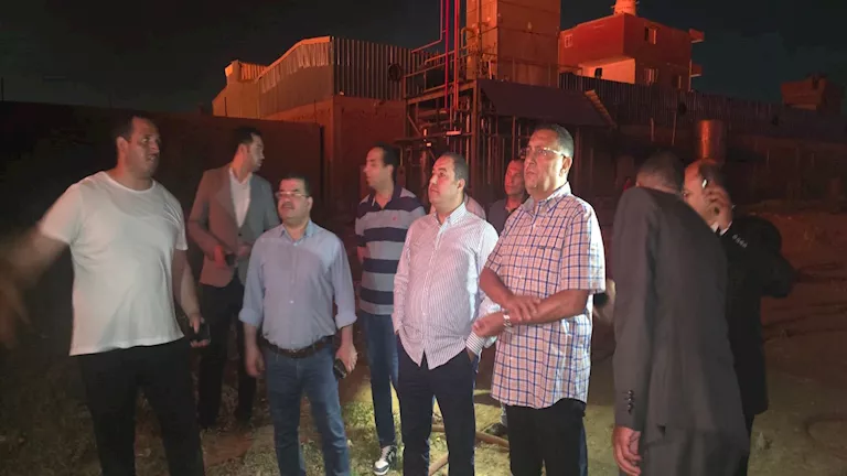 الدفع بـ18 سيارة إطفاء و4 إسعافات و10 لودرات.. ومشاركة شركات البترول و