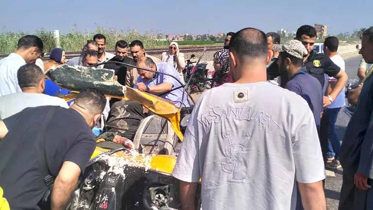السائق المتسبب فى حادث كفر ابنهس ظل بجوار الضحايا حتى وصول الشرطة
