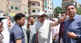 بالصور- جولة ميدانية لمحافظ المنيا لمتابعة المحلات الجديدة