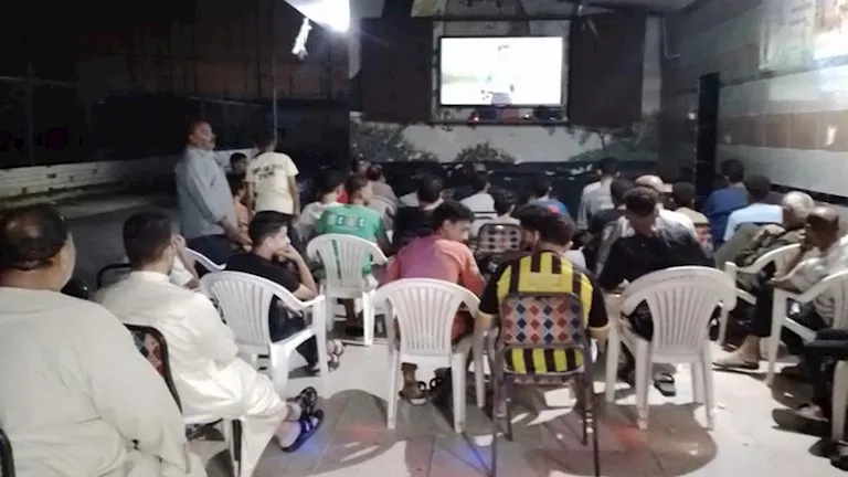 ترقب أمام الشاشات.. أجواء حماسية في بني سويف لمتابعة مباراة منتخب مصر