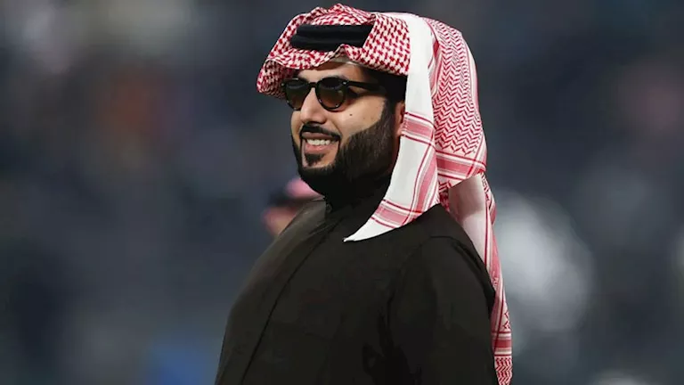 تركي ال الشيخ يحتفي بجمهور حفل أصالة في جدة