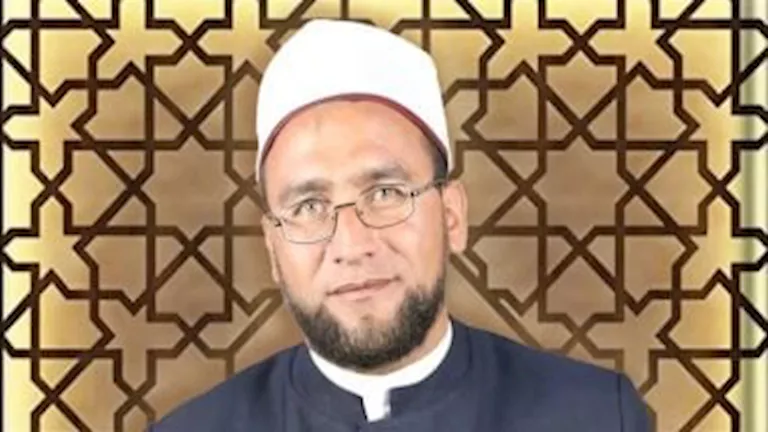 تسوية الصفوف في الصلاة.. سنة نبوية تعكس الانضباط ووحدة الجماعة