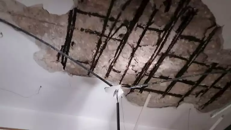 سقوط سقف محل تجاري يصيب 3 سيدات فى دمنهور