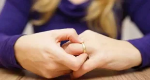 "صحابه كلهم بنات".. زوجة أمام محكمة الأسرة: عايزه أخلعه