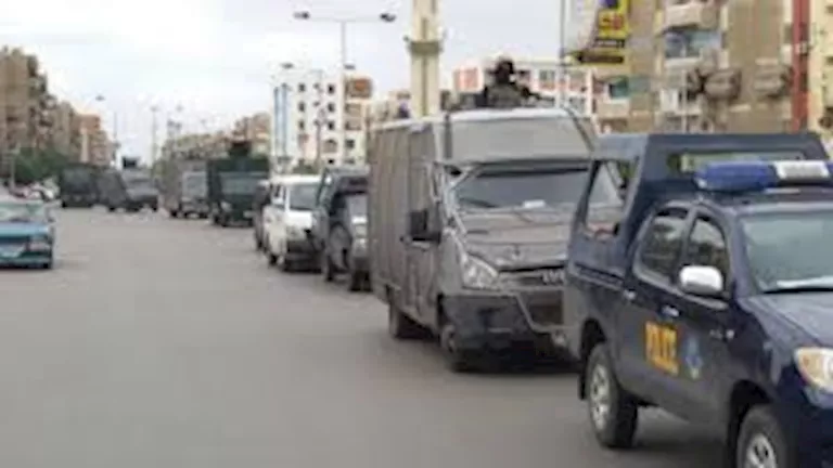 ضبط 460 طن أعلاف مغشوشة و1500 لتر سولار داخل مصنع بقويسنا