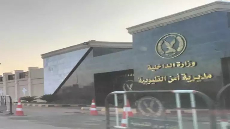 ضبط المتهم بقتل أخيه وإصابة آخر طعنًا أمام والدته بشبرا الخيمة