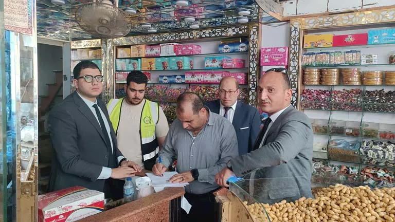 ضبط صبغة محظورة تستخدم في تلوين اللي والفول السوداني ببني سويف (صور) | ضي النهار ضبط صبغة محظورة تستخدم في تلوين اللي والفول السوداني ببني سويف (صور)