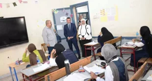 طلاب الثانوية العامة في أسوان بين شكوى طول الامتحان وصعوبة النحو