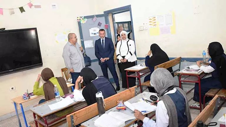 طلاب الثانوية العامة في أسوان بين شكوى طول الامتحان وصعوبة النحو