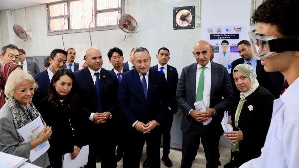 عبد اللطيف يشيد بفلسفة منظومة التعليم بمعهد كوزون المصري الياباني